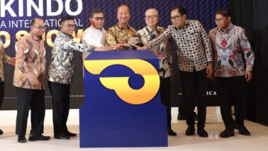 Gubernur Banten, Andra Soni menghadiri pameran GIIAS tahun 2025 di Tangerang. Foto: Biro Adpim Banten