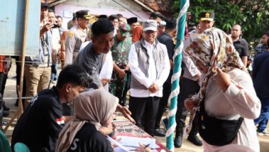 Gubernur Banten, Andra Soni memantau pelaksanaan PSU Pilkada Kabupaten Serang. Foto: Biro Adpim Pemprov Banten