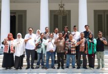 Gubernur Banten, Andra Soni menerima Panitia Festival Teater Banten. Foto: Biro Adpim Banten