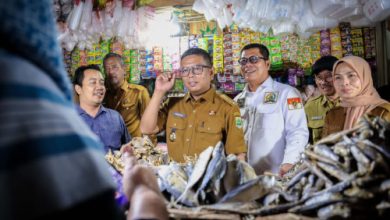 Gubernur Banten, Andra Sonni di Pasar Ciruas, Kabuapten Serang. foto Biro Adpim Banten