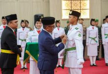 Gubernur Banten, Andra Soni kukuhkan anggota Paskibraka. Foto Biro Adpim Banten