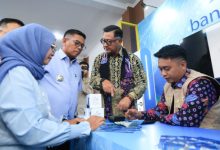 Gubernur Banten, Andra Soni meresmikan payment point gerai samsat di Curug, Kabupaten Tangerang. Foto Biro Adpim Banten