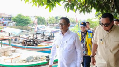 Gubernur Banten, Andra Soni bersama Wali Kota Serang, Buri Rustandi menijau Krangantu. Foto Biro Adpim Banten