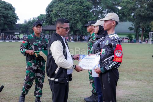 Gubernur Banrten, Andra Soni di Yon Arya Kumuning Tangerang. Foto Biro Adpim Banten