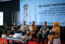 Andra Soni, Gubernur Banten dalam forum silaturahmi pelau usaha di Cilegon. Foto: Biro Adpim Banten
