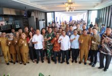 Gubernur Banten, Andra Soni saat bertemu pelaku usaha kawasan industri di Tangerang. Foto: Biro Adpim Banten