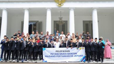Pelepasan petani milenial ke Jepang oleh Gubernur Banten, Andra Soni. Foto Biro Adpim Banten