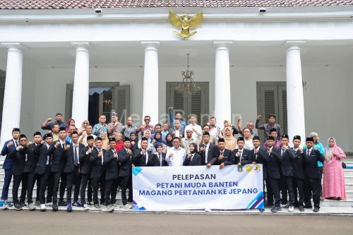 Pelepasan petani milenial ke Jepang oleh Gubernur Banten, Andra Soni. Foto Biro Adpim Banten