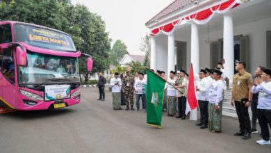 Gubernur Banten, Andra Soni melepaskan delegasi PW NU Banten ke Muktamar NU ke Jombang, Jatim. Foto Biro Adpim Banten