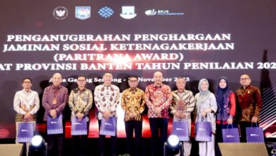 Pengnugrahan Paritrana Award dari Pemprov Banten dan BPJS Ketenagakerjaan. Foto Biro Adpim Banten