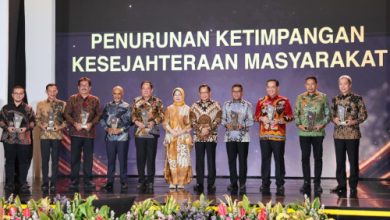 Pengharagaan dari Kemendagri. Foto Biro Adpim Banten