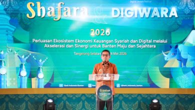 Gubernur Banten Andra Soni dalam penghargaan BI. Foto Biro Adpim Banten