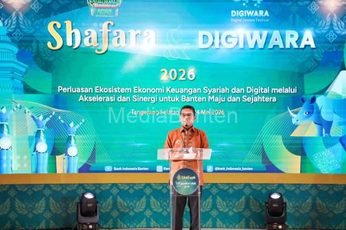 Gubernur Banten Andra Soni dalam penghargaan BI. Foto Biro Adpim Banten