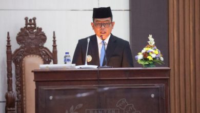 Andra Soni, Gubernur Banten di Paripurna DPRD Banten. Foto: Biro Adpim Banten