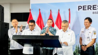 Andra Soni, Gubernur Banten ersama Menteri Perhubungan meresmikan Stasiun Jatake. Foto Biro Adpim Banten