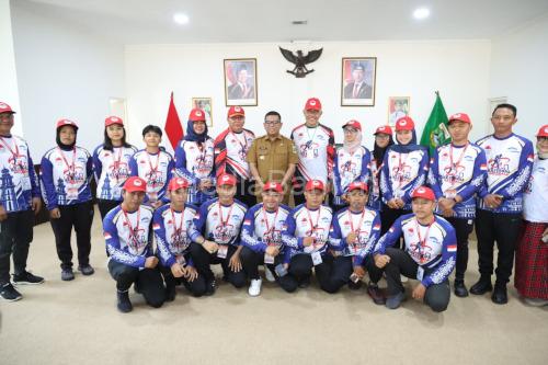 Gubernur Banten, Andra Soni melepas kontingen Pergatsi ke Kejurnas Gateball. Foto Biro Adpim Banten
