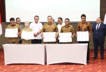 Gubernur Banten, Andra Soni teken perjanjian kersama pembangunan PSEL Serang Raya. Foto Biro Adpim Banten