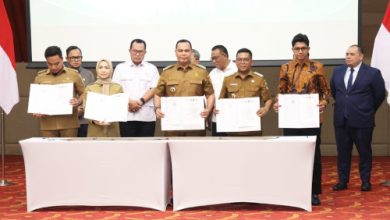 Gubernur Banten, Andra Soni teken perjanjian kersama pembangunan PSEL Serang Raya. Foto Biro Adpim Banten