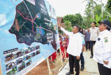 Gubernur Banten, Andra Soni meninjau pembangunan rumah dan kawasan permukiman di Lebak. Foto Biro Adpim Banten