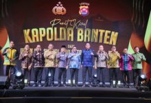 Gubernur Banten, Andra Soni menghadiri pisah sambut Kapolda Banten. Foto: Biro Adpim Banten