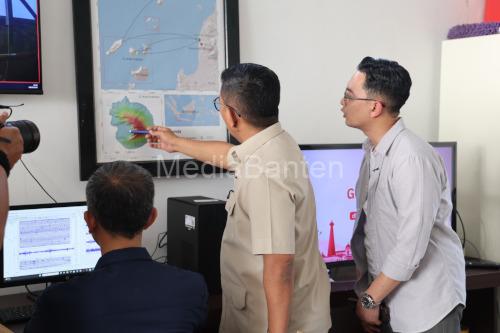 Gubernur Banten, Andra Soni di Pos Pengamatan GAK di Pasauran, Kabupaten Serang. Foto Biro Adpim Banten