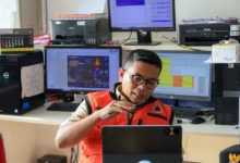 Gubernur Banten, Andra Soni di Posko Pemantauan Gunung Anak Krakatau di Pasauran. Foto Biro Adpim Banten