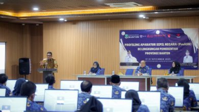 Gubernur Banten, Andra Soni melakukan profiling ASN di BKD Banten. Foto Biro Adpim Banten