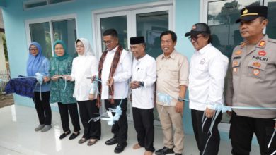 Gubernur Banten, Andra Soni meresmikan Posyandra di Desa Jagabaya, Kabupaten Lebak. Foto Biro Adpim Banten