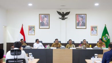 Gubernur Banten, Andra Soni oimpin rapat penangan banjir di Tangerang. Foto Biro Adpim Banten