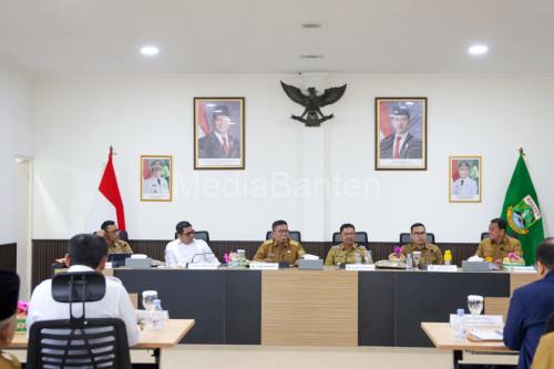Gubernur Banten, Andra Soni oimpin rapat penangan banjir di Tangerang. Foto Biro Adpim Banten