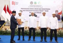Gubernur Banten, Andra Soni bersama warga binaan yang dapat remisi. Foto Biro Adpim Banten