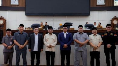 Gubernur Banten, Andra Soni di DPRD Banten. Foto Biro Adpim Banten
