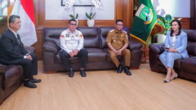 Gubernur Banten, Andra Soni saat diwawancara TVRI. Foto Istimewa