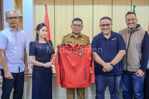 Gubernur Banten, Andra Soni bersama pengurus FSMI. Foto Biro Adpim Banten