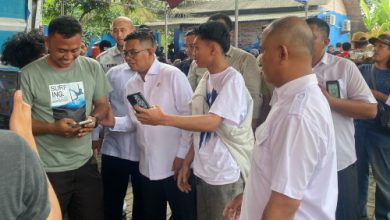 Gubernur Banten, Andra Soni sidak ke Samsat Balajara. Foto; Biro Adpim Pemprov Banten