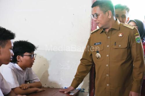 Gubernur Banten, Andra Soni berkunjung ke SMA PGRI 54 Tangsel. Foto Istimewa
