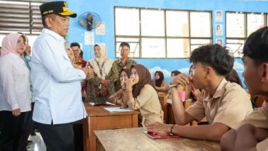 Gubernur Banten, Andra Soni di SMAN 15 Kabupaten Pandeglang. Foto: Biro Adpim Banten