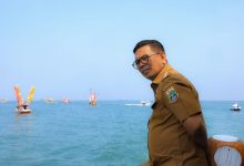 Gubernur Banten, Andra Soni di Tasyakuran Laut TPI Sidamukti, Pandeglang. Foto Biro Adpim Pemprov Banten