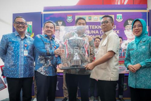 Gubernur Banten, Andra Soni menutup gelaran Teknologi Tepat Guna di Cikupa. Foto Biro Adpim Banten