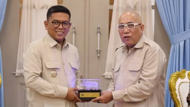Gubernur Banten, Andra Soni dan Dirut Telkom Akses, Irphan Wijaya. Foto Biro ADpim Banten