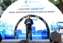 Gubenur Banten, Andra Soni meluncurkan progra naik Damri Rp1 ke kawasan Baduy. Foto Biro Adpim Banten