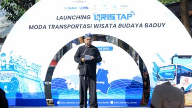 Gubenur Banten, Andra Soni meluncurkan progra naik Damri Rp1 ke kawasan Baduy. Foto Biro Adpim Banten