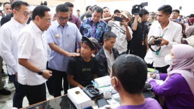 Gubernur Banten, Andra Soni bersama Wamenkes Benyamin Paulus Oktavianus di Tangerang. Foto Biro Adpim Banten