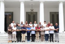 Gubernur Banten, Andra Soni bersama Yayasan SMK Mitra Industri MM2100. Foto Biro Adpim Banten