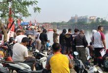 Sebagian peserta lomba mancing mania menginap di lokasi lomba. Foto Yono