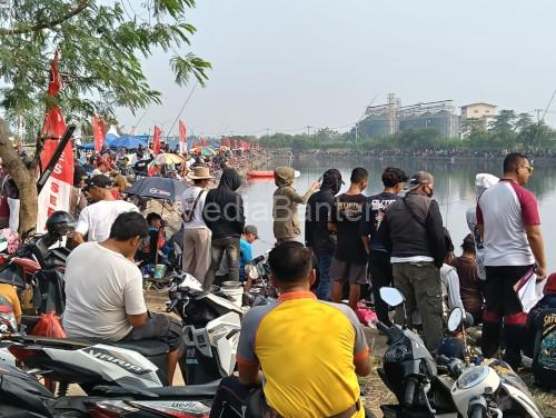 Sebagian peserta lomba mancing mania menginap di lokasi lomba. Foto Yono
