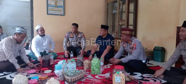 Anjangsana Dirlantas Polda Banten ke Ponpes Bahrul Ulum Kramatwatu. Foto: Yono