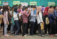 Antrean pengangguran yang tengah mencari kerja. Foto: Istimewa