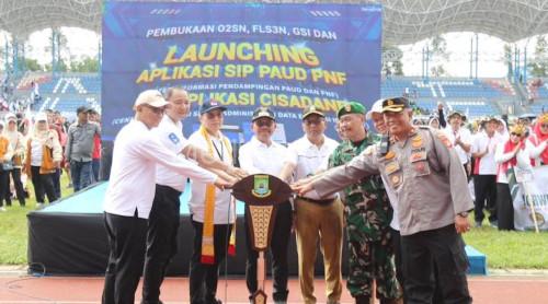 Wali Kota Tangerang, Sachrudin melucnurkan aplikasi Cisadane. Foto Web Pemkot Tangerang