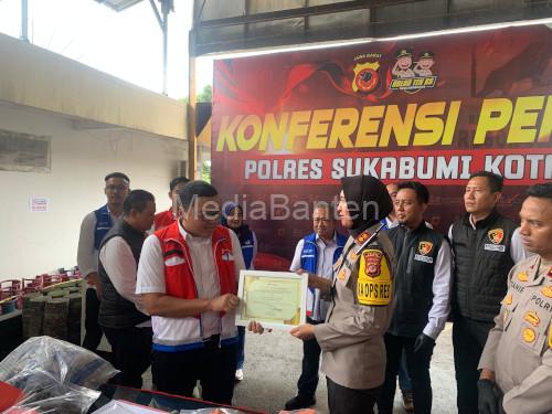 Apresiasi Pertamina Patra Niaga RJBB ke Polresta Sukabumi. Foto: Humas Pertamina Patra Niagar RJBB